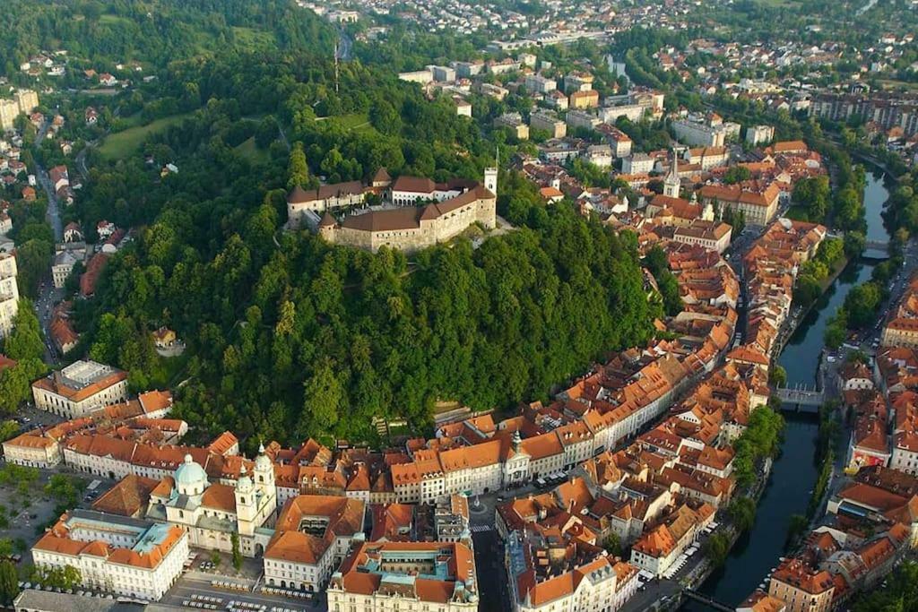 Hanna'S Suite With Free Parking Ljubljana Exterior photo
